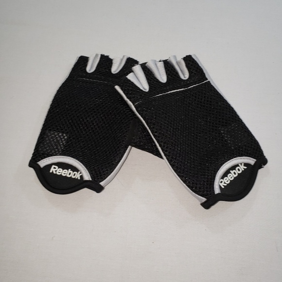 reebok fitness gloves